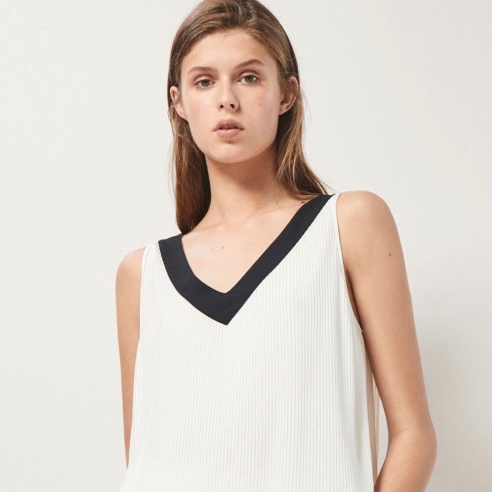 Massimo Dutti NWT accordion pleat top black trim S